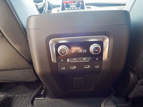 Used 2021 GMC Yukon AT4 w/ AT4 Premium Plus Package AWD/4WD image 20