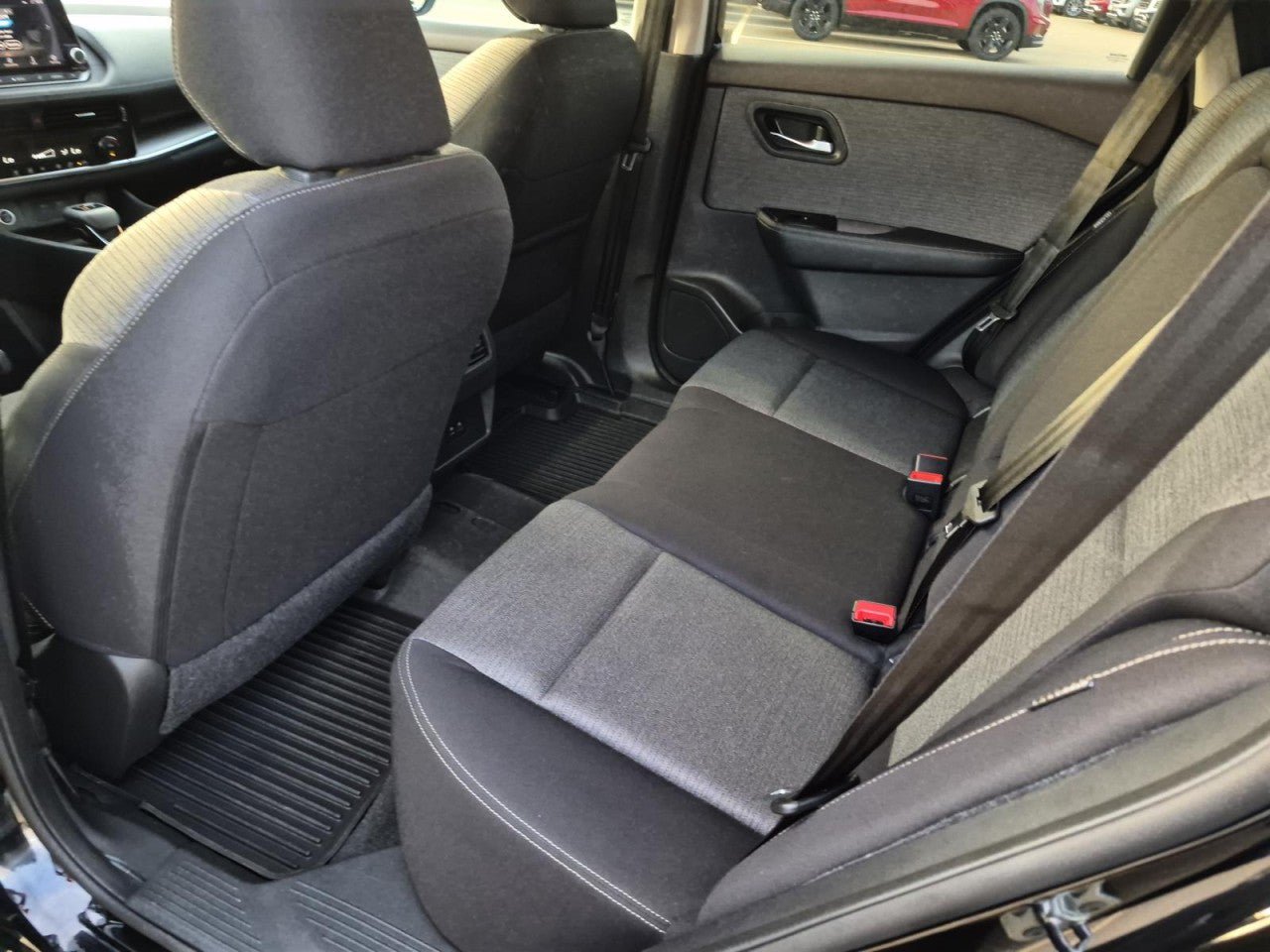 Used 2023 Nissan Rogue SV FWD image 13
