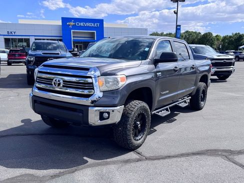 Used 2017 Toyota Tundra SR5 w/ SR5 Upgrade Package AWD/4WD image 11