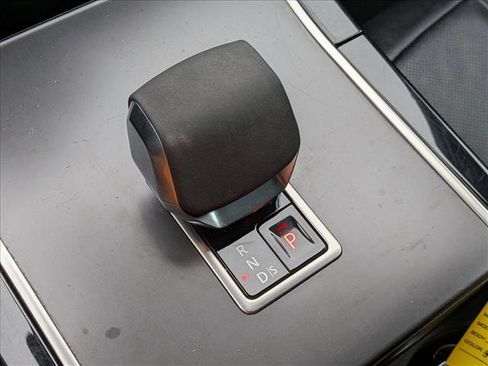 New 2024 Land Rover Range Rover Evoque Dynamic SE image 12