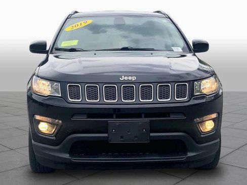 Used 2019 Jeep Compass Latitude w/ Cold Weather Group AWD/4WD image 4