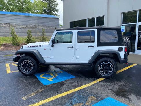 Used 2016 Jeep Wrangler Unlimited Rubicon AWD/4WD image 13