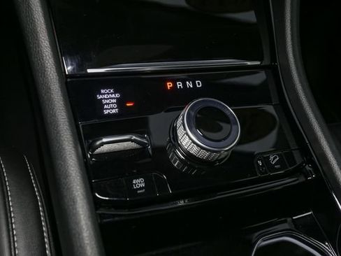 Used 2023 Jeep Grand Cherokee 4WD 4xe w/ Luxury Tech Group II image 33