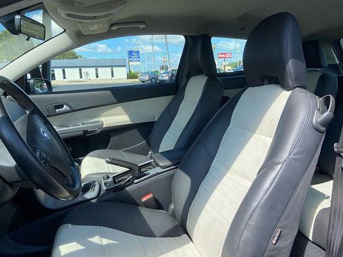 Used 2011 Volvo C30 FWD image 15