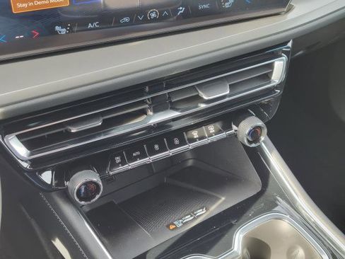 New 2026 Chevrolet Traverse LT AWD/4WD image 18