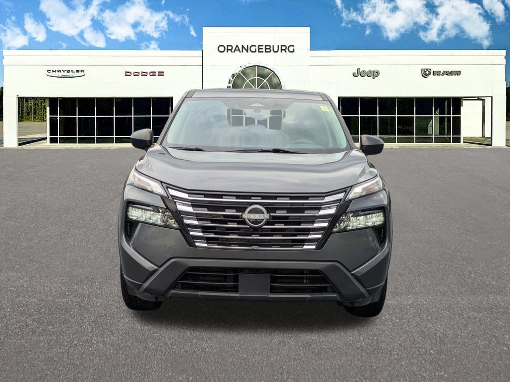 Used 2024 Nissan Rogue S FWD image 2