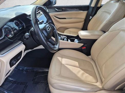 Used 2021 Jeep Grand Cherokee L Limited AWD/4WD image 9