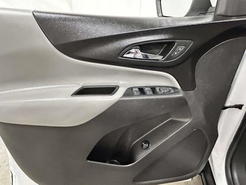 Used 2019 Chevrolet Equinox LT FWD image 12