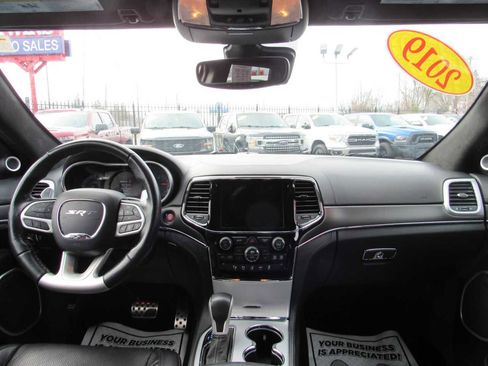 Used 2019 Jeep Grand Cherokee SRT image 25