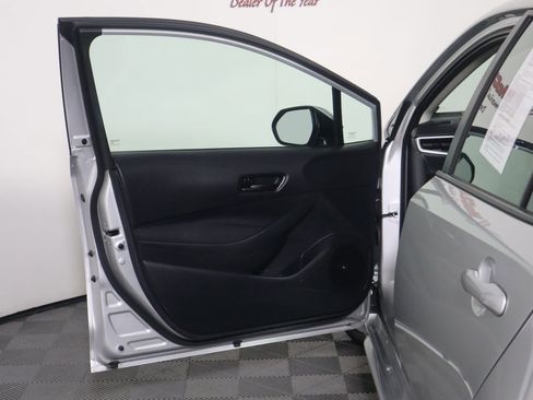 Used 2025 Toyota Corolla LE image 20