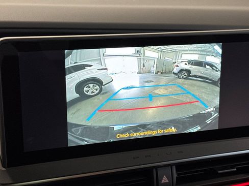 New 2026 Toyota Prius Plug-In Hybrid FWD image 24