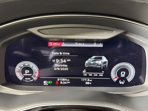 Used 2022 Audi Q8 Prestige w/ Prestige Package image 17