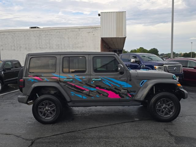 Used 2022 Jeep Wrangler Unlimited Sahara AWD/4WD image 2