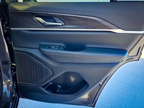 New 2025 Jeep Grand Cherokee Limited image 44