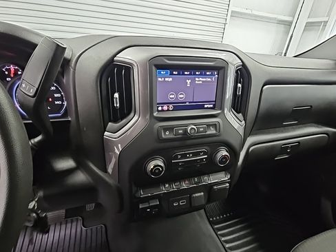 Used 2022 Chevrolet Silverado 2500 Custom w/ Custom Convenience Package image 12