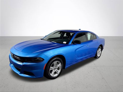 Used 2023 Dodge Charger SXT image 2