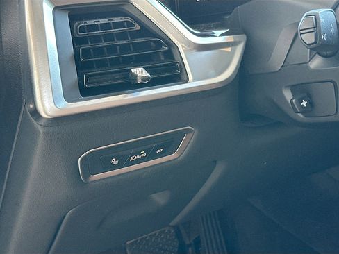 Certified 2024 BMW X7 xDrive40i image 10