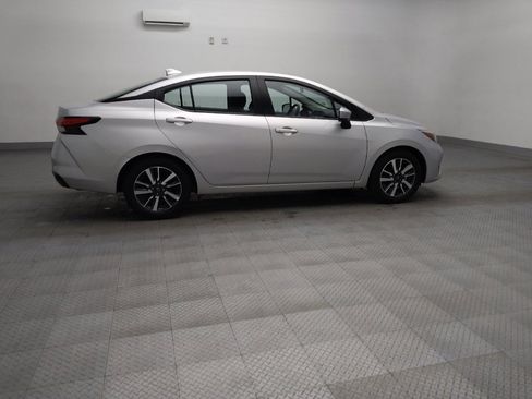Used 2025 Nissan Versa SV FWD image 10