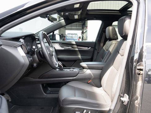 Used 2021 Cadillac XT5 Premium Luxury image 11