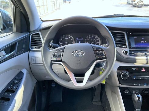 Used 2017 Hyundai Tucson SE image 11