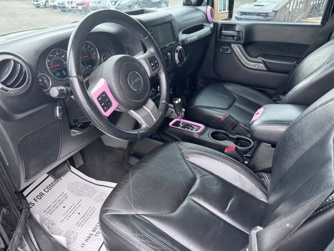 Used 2013 Jeep Wrangler Unlimited Sahara AWD/4WD image 18
