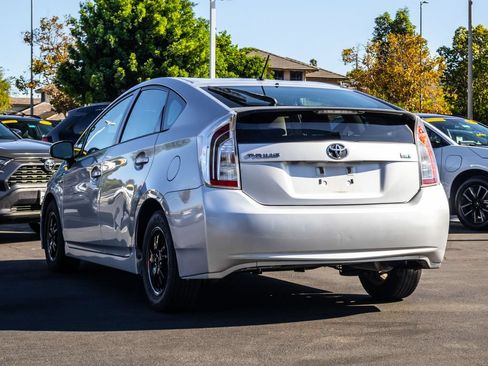 Used 2013 Toyota Prius Two FWD image 4