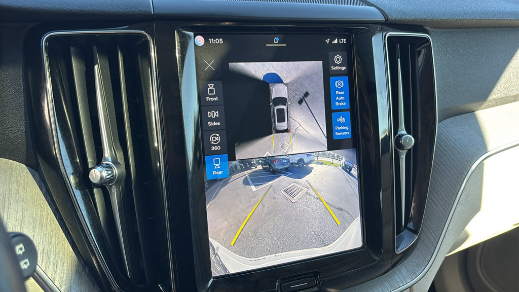 Certified 2025 Volvo XC60 B5 Plus w/ Climate Package AWD/4WD image 21