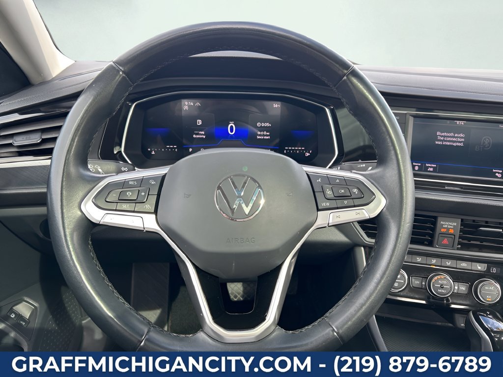 Used 2024 Volkswagen Jetta SE FWD image 14
