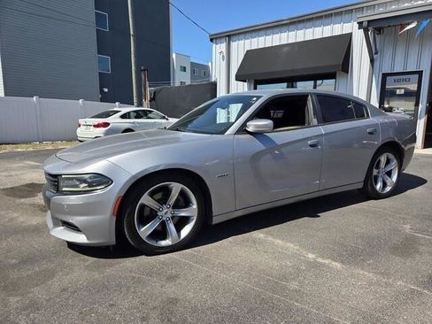 Used 2018 Dodge Charger R/T image 3