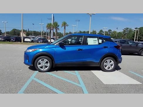 New 2025 Nissan Kicks Play S image 22