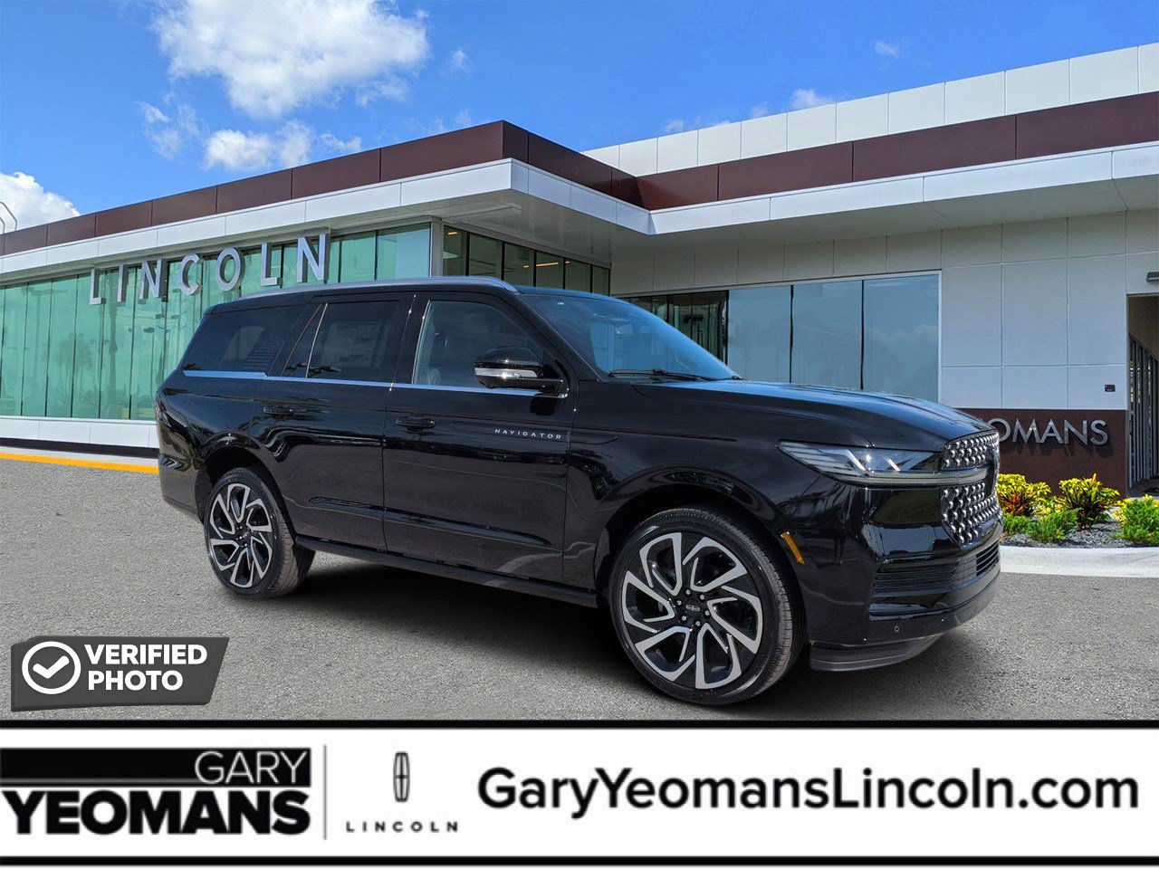 New 2026 Lincoln Navigator Black Label AWD/4WD image 1