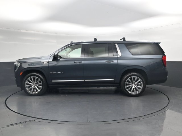 Used 2021 GMC Yukon XL Denali w/ Denali Premium Package AWD/4WD image 9