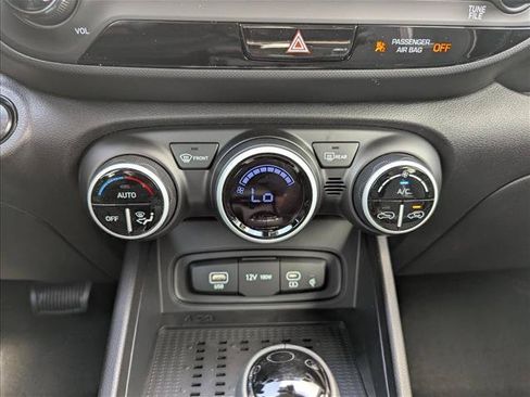 Certified 2026 Hyundai Venue SEL FWD image 18