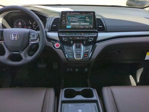 New 2026 Honda Odyssey Touring image 13
