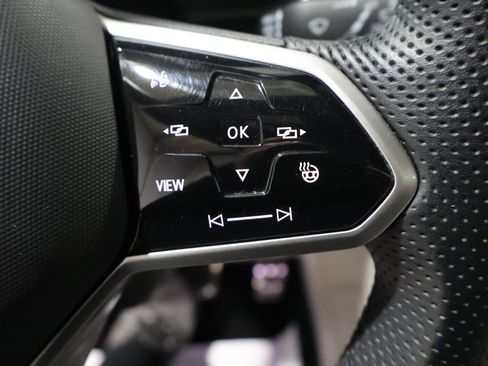 Used 2022 Volkswagen Tiguan SEL R-Line image 39