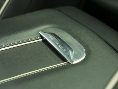 Used 2022 Cadillac Escalade ESV Sport w/ Touring Package image 23