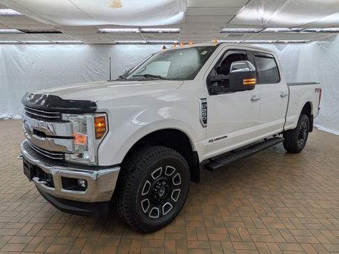 Certified 2019 Ford F250 Lariat w/ Chrome Package image 3