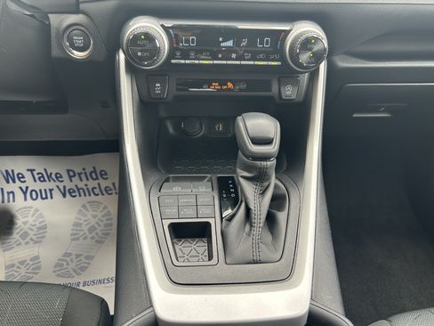 Certified 2025 Toyota RAV4 XLE AWD/4WD image 25