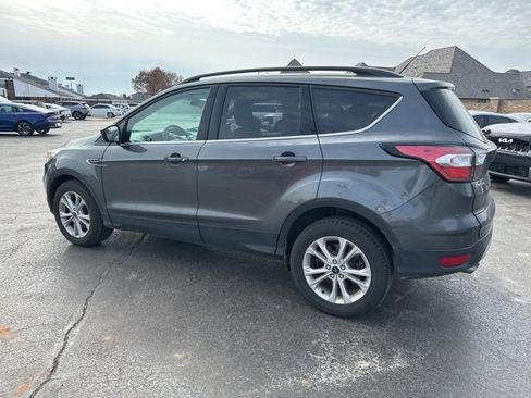 Used 2018 Ford Escape SE image 12