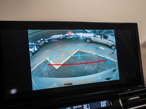 Used 2025 Toyota Sienna XLE w/ XLE Plus Package image 26