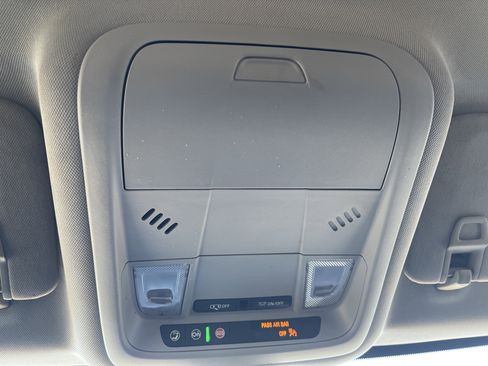 Used 2021 GMC Terrain SLE w/ Driver Convenience Package image 33