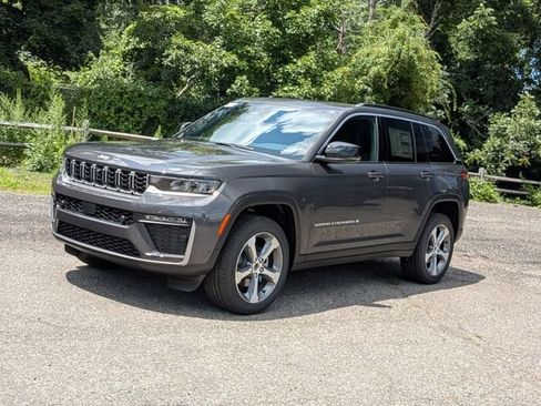 New 2026 Jeep Grand Cherokee Limited w/ Luxury Tech Group II AWD/4WD image 7