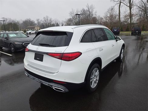 Used 2023 Mercedes-Benz GLC 300 4MATIC image 3