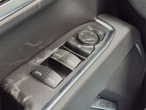 New 2026 GMC Sierra 1500 SLE w/ Preferred Package image 15