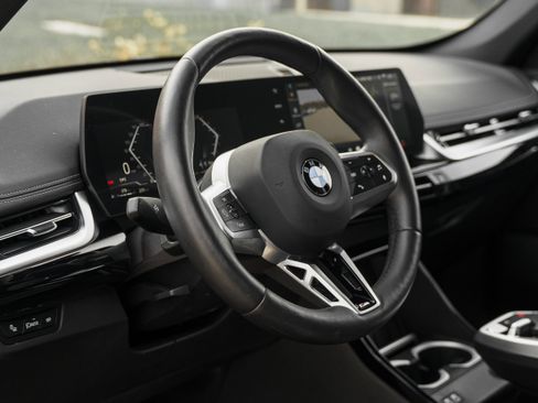 Used 2025 BMW X1 xDrive28i image 9