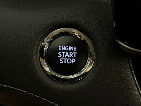 Certified 2023 Toyota Highlander XLE image 21