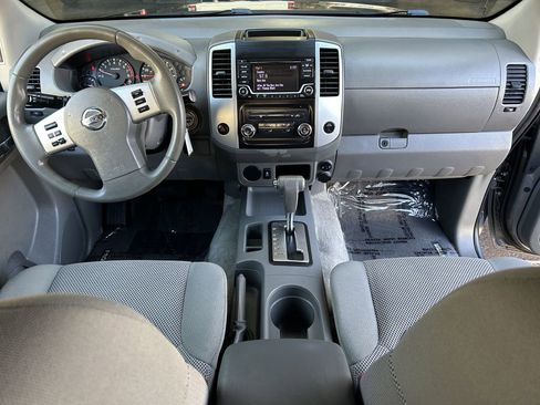 Used 2018 Nissan Frontier SV image 12