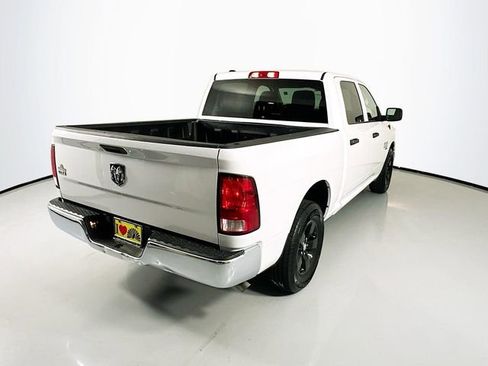 Used 2022 RAM 1500 Classic SLT image 9