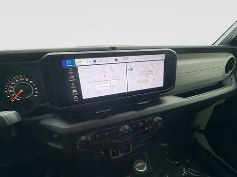 Used 2025 Jeep Gladiator Sport AWD/4WD image 23