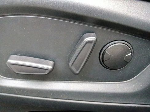 Used 2021 Ford Explorer XLT w/ Equipment Group 202A image 16